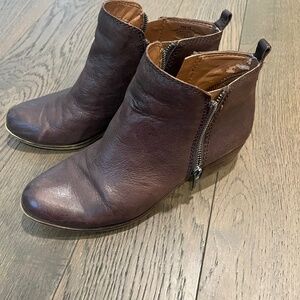Women’s size 9 Lucky booties